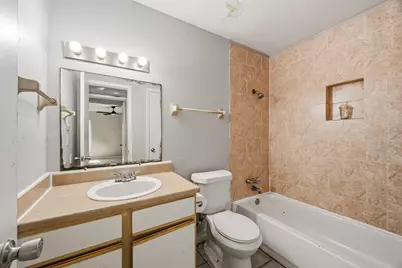 9616 Long Point Road #33, Houston, TX 77055 - Photo 7