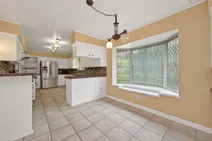 1701 Mistletoe Ln, Houston, TX 77339 - Photo 7