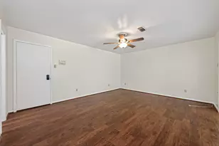 1701 Mistletoe Ln, Houston, TX 77339 - Photo 21