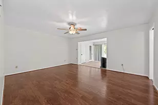 1701 Mistletoe Ln, Houston, TX 77339 - Photo 23