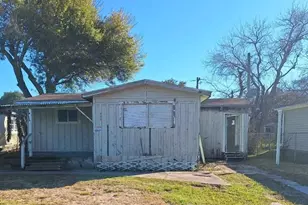 429 17th Ave N, Texas City, TX 77590 - Photo 1