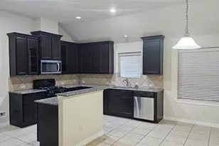 10002 Blissfull Valley Ln, Tomball, TX 77375 - Photo 7