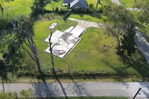 6403 Spencer Dr, Jones Creek, TX 77541 - Photo 1