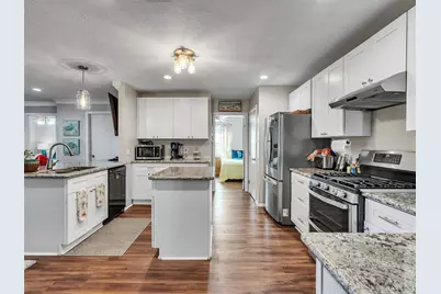 656 Warsaw Street, Bayou Vista, TX 77563 - Photo 9