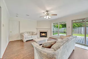 803 Island Meadow Ct, Houston, TX 77062 - Photo 11