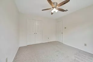 803 Island Meadow Ct, Houston, TX 77062 - Photo 43
