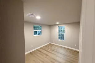 111 S 70th S, Houston, TX 77011 - Photo 5