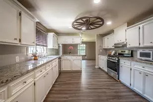 12049 Clark Ln, Conroe, TX 77385 - Photo 13