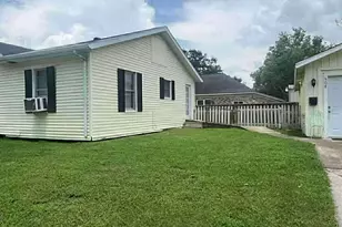 402 3rd St, Humble, TX 77338 - Photo 3