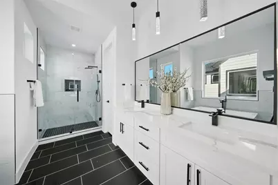 1913 Hoskins Drive #D, Houston, TX 77080 - Photo 11