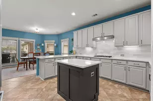 1731 Round Rock St, Friendswood, TX 77546 - Photo 13