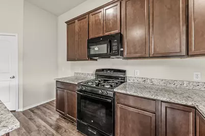 210 Doe Run Drive, Huntsville, TX 77320 - Photo 13