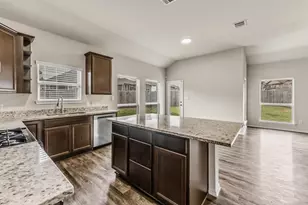 210 Doe Run Dr, Huntsville, TX 77320 - Photo 11