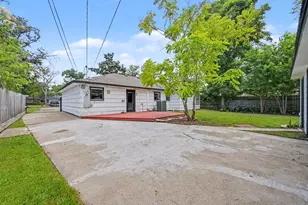 9613 Westview Dr, Houston, TX 77055 - Photo 27