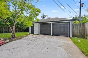 9613 Westview Dr, Houston, TX 77055 - Photo 23
