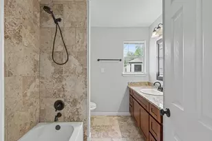 9613 Westview Dr, Houston, TX 77055 - Photo 17