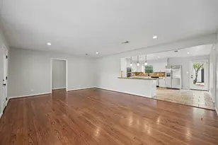 9613 Westview Dr, Houston, TX 77055 - Photo 11