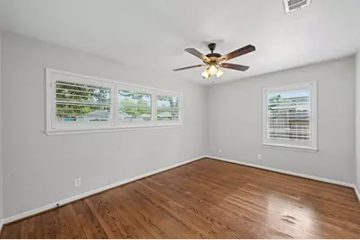 9613 Westview Drive, Houston, TX 77055 - Photo 17