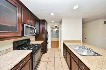 915 Grand Plains Drive, Houston, TX 77090 - Photo 7