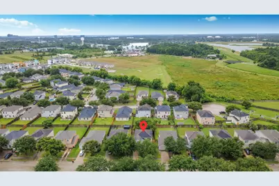 915 Grand Plains Drive, Houston, TX 77090 - Photo 39