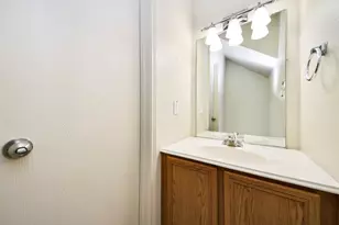 915 Grand Plains Dr, Houston, TX 77090 - Photo 19