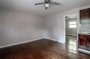 2018 Ave L 1/2, Huntsville, TX 77340 - Photo 11