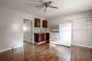 2018 Ave L 1/2, Huntsville, TX 77340 - Photo 3
