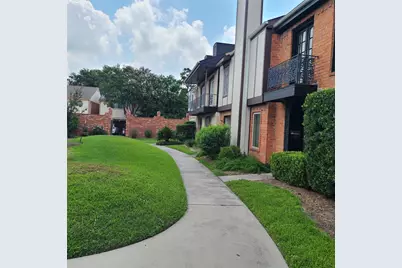 14389 Misty Meadow Lane, Houston, TX 77079 - Photo 19