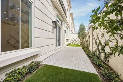 7 Wentworth Gate Path, Houston, TX 77027 - Photo 21