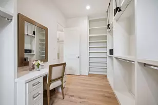 7 Wentworth Gate Path, Houston, TX 77027 - Photo 31