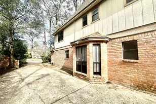 2058 Parkdale Dr, Houston, TX 77339 - Photo 3