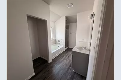 2028 Cedar Tree Court, Conroe, TX 77301 - Photo 11
