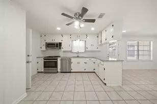 10306 Eddystone Dr, Houston, TX 77043 - Photo 13