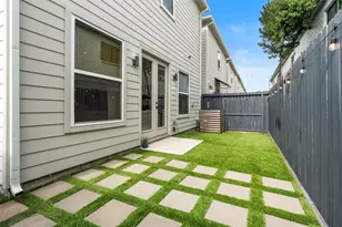 5202 Pinemont Creek Ln, Houston, TX 77018 - Photo 3