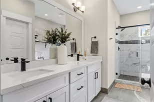 5202 Pinemont Creek Ln, Houston, TX 77018 - Photo 13