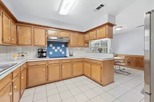 2119 Thousand Pines Dr, Houston, TX 77339 - Photo 5