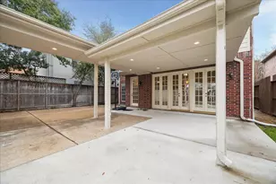 5107 Locust St, Bellaire, TX 77401 - Photo 39