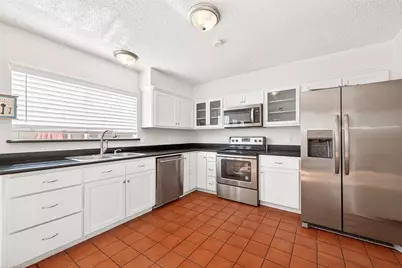 11677 Village Place Dr, Houston, TX 77077 - Photo 17