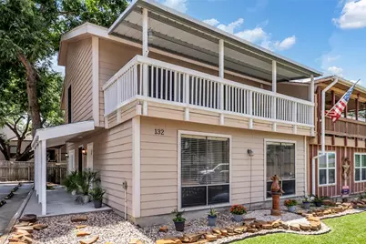 132 April Point Drive N, Conroe, TX 77356 - Photo 5