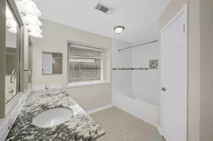 722 Regency Ct, Friendswood, TX 77546 - Photo 11