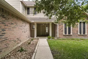 722 Regency Ct, Friendswood, TX 77546 - Photo 3