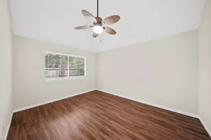 722 Regency Ct, Friendswood, TX 77546 - Photo 9