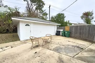 1415 Mapleton Dr, Houston, TX 77043 - Photo 33