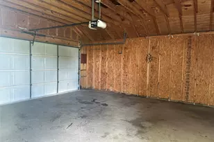 107 Grover St, Ellinger, TX 78938 - Photo 11