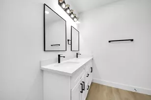 1314 W Willis St, Alvin, TX 77511 - Photo 13