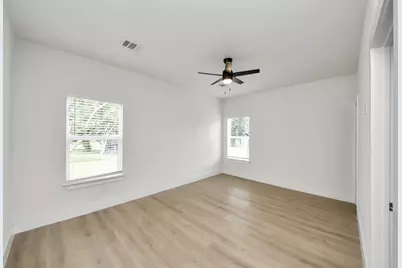 1314 W Willis Street #A, Alvin, TX 77511 - Photo 33