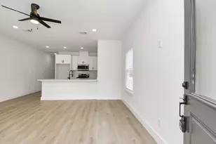 1314 W Willis St, Alvin, TX 77511 - Photo 21
