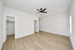 1314 W Willis St, Alvin, TX 77511 - Photo 37