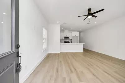 1314 W Willis Street #A, Alvin, TX 77511 - Photo 3