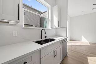 953 Highland Lgt Ln, Houston, TX 77091 - Photo 9